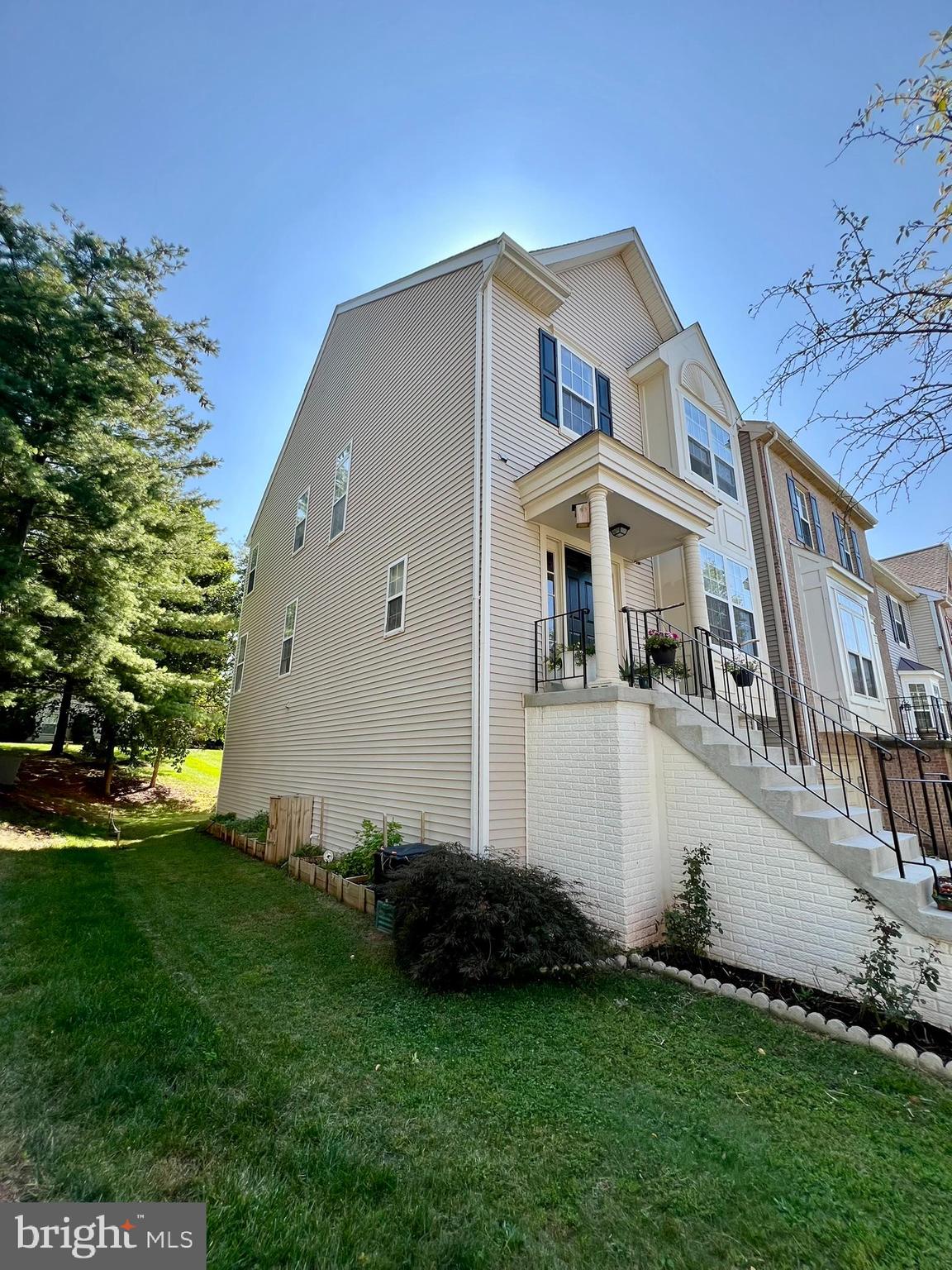Nestled in the Great Falls Chase community, this three-level end unit townhouse with 3 bedrooms and 3.5 bathrooms offers a harmonious blend of charm and comfort. Step inside to discover a spacious 2,452 square feet of open floor plan with a living room, dining room and box-bay window, you will love the chef's dream kitchen with island and cozy family room with a gas fireplace surrounding by a common area and lush trees for relaxation. The adjoining breakfast area is perfect for casual dining.
Retreat to the luxurious primary suite, complete with vaulted ceilings, updated bathroom featuring a European style vanity, soaking tub, shower, and walk-in closet. The large secondary bedrooms share a full bathroom. The spacious lower-level walk-out basement includes a recreation room and a third full bath with natural light and patio. It has a single car attached garage, driveway parking and plentiful free parking for guests. A walking trial next to the house leads to the swimming pool and club house.
Enjoy the community's exceptional amenities, including a sparkling outdoor pool, tennis courts, playground, and clubhouse. The nearby jogging and walking paths, dog park, and picnic areas offer endless opportunities for outdoor enjoyment.
Conveniently located just minutes from the grocery store, restaurants, a bus to metro and DC, Potomac River and Algonkian Park, Routes 7 & 28, Fairfax County parkway and Dulles airport.
Renovation: *Bathrooms remodeled in 2025 *Kitchen cabinets updated in 2024 *New Paint *Roof replaced in 2019 *HVAC replaced in 2017