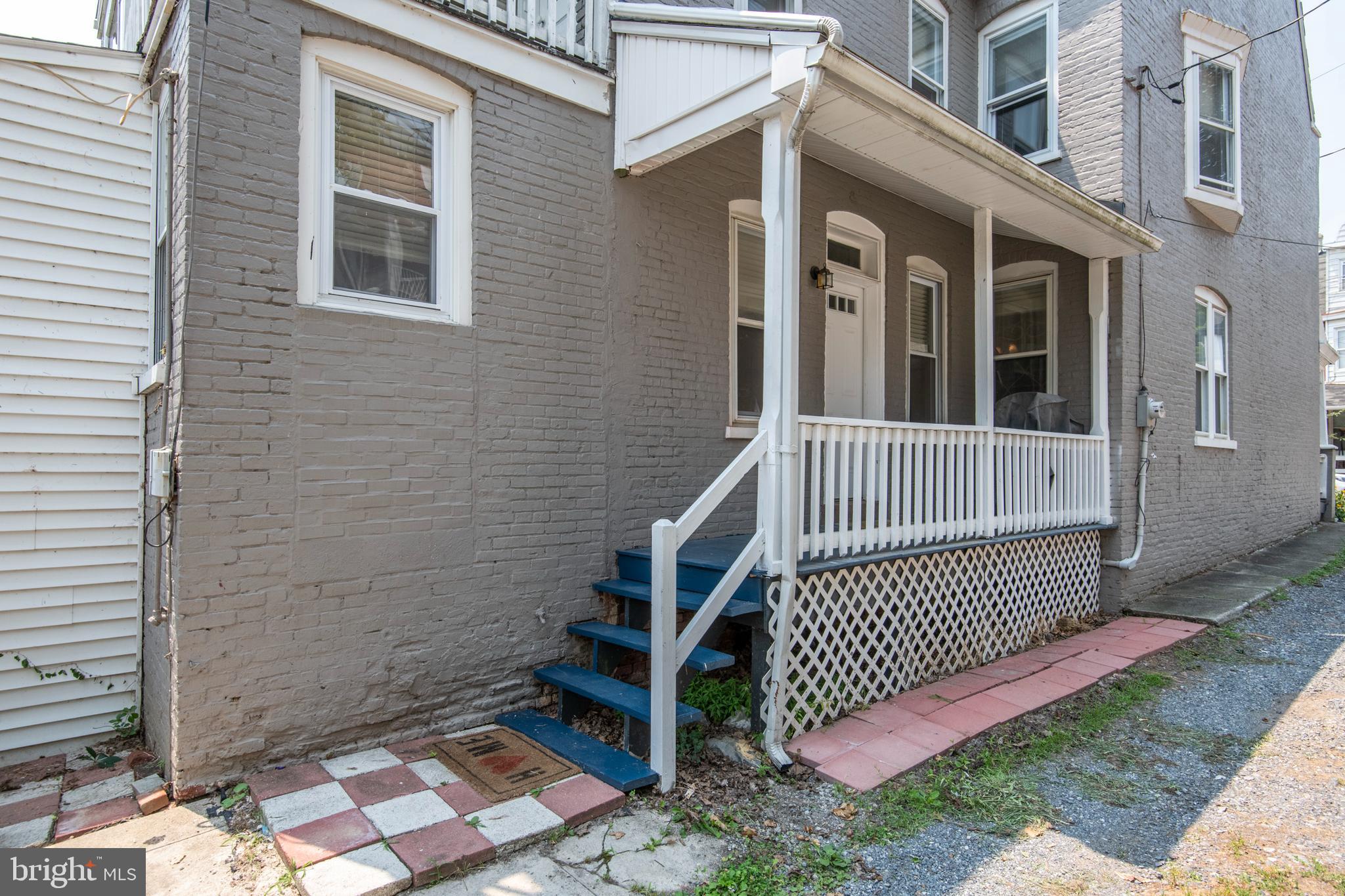 CHESTNUT HILL - Residential Lease