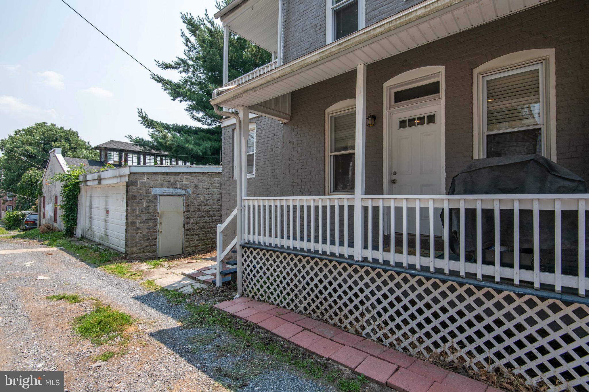 CHESTNUT HILL - Residential Lease