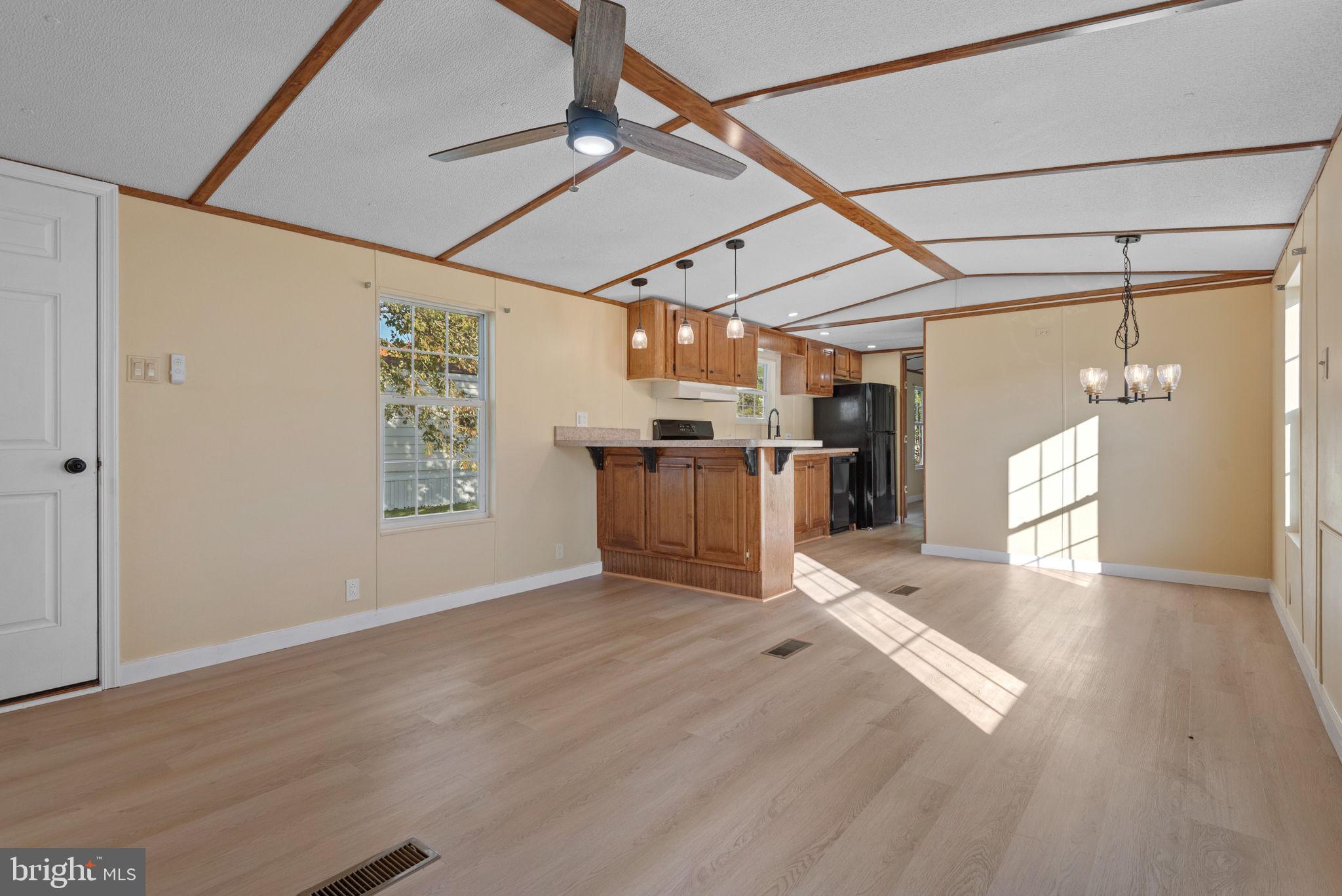 LINCOLN ESTATES - Residential