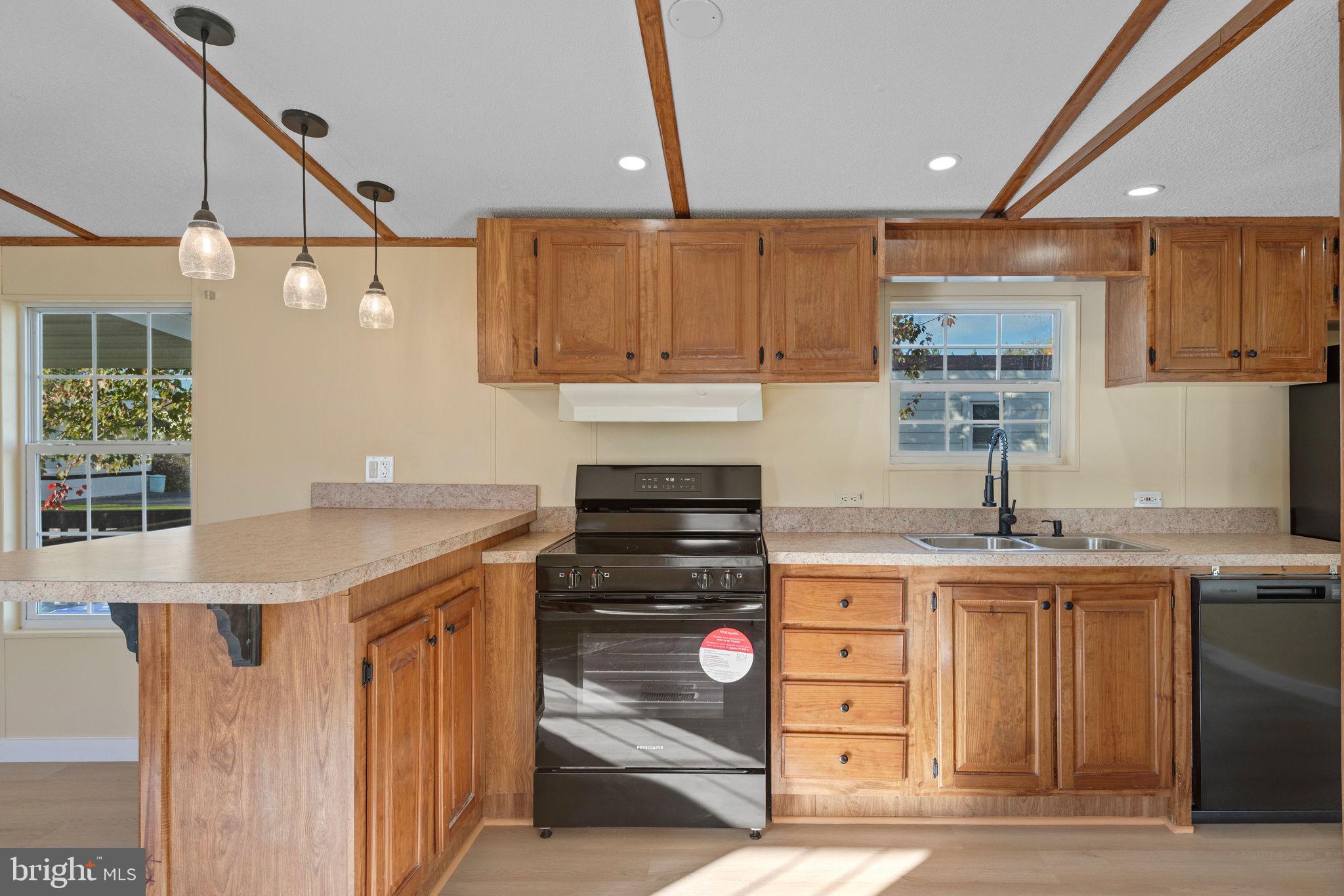 LINCOLN ESTATES - Residential