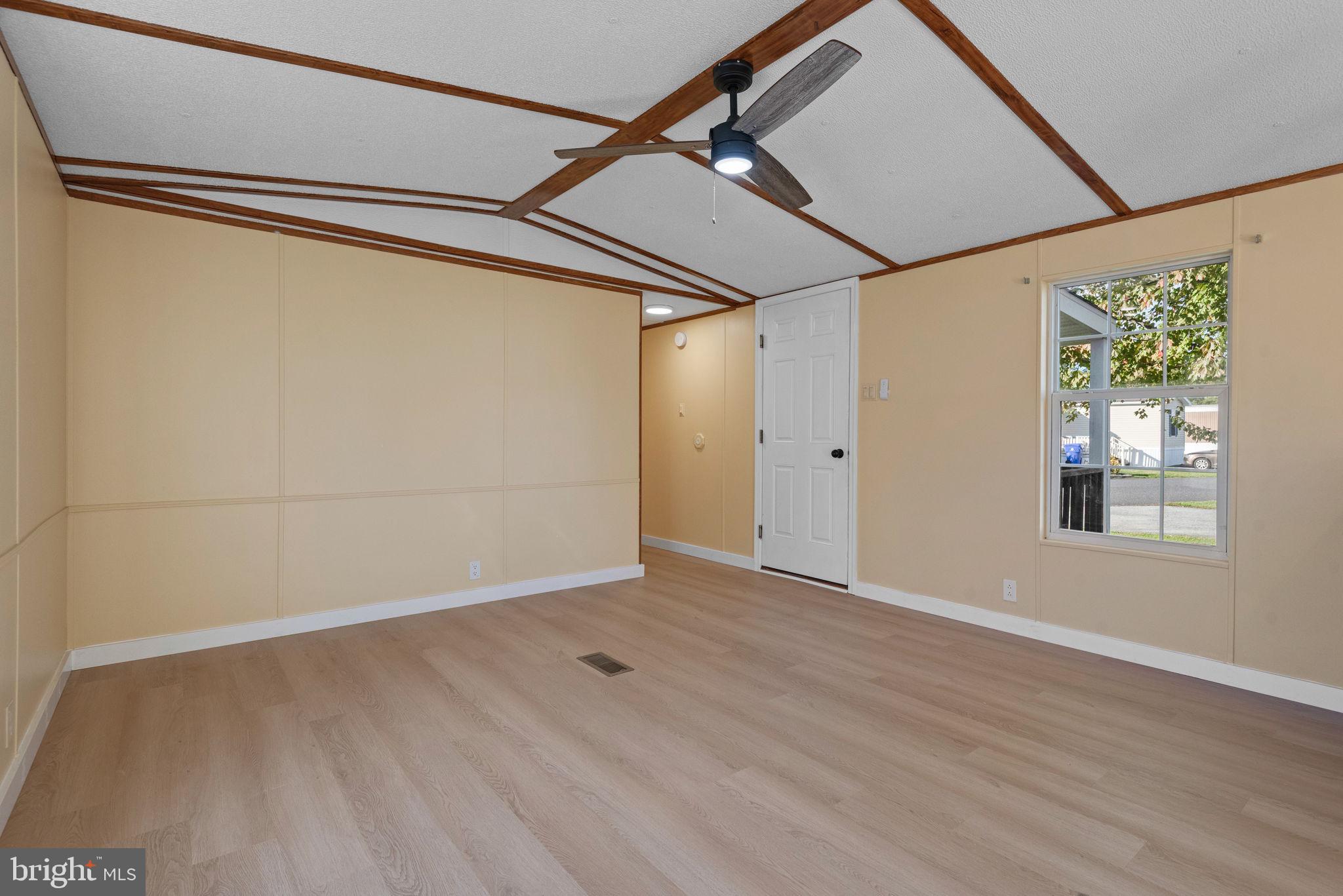 LINCOLN ESTATES - Residential