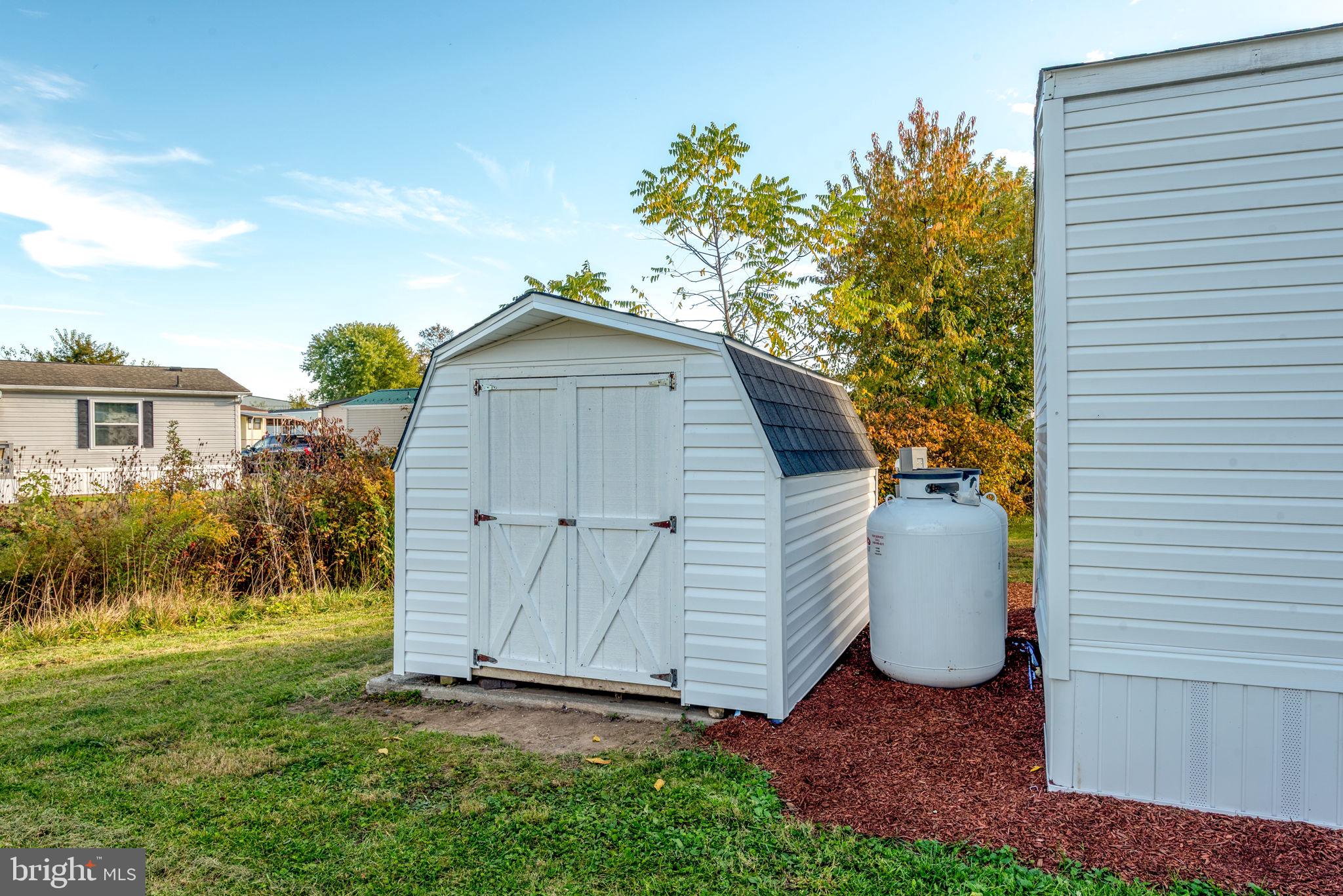 LINCOLN ESTATES - Residential