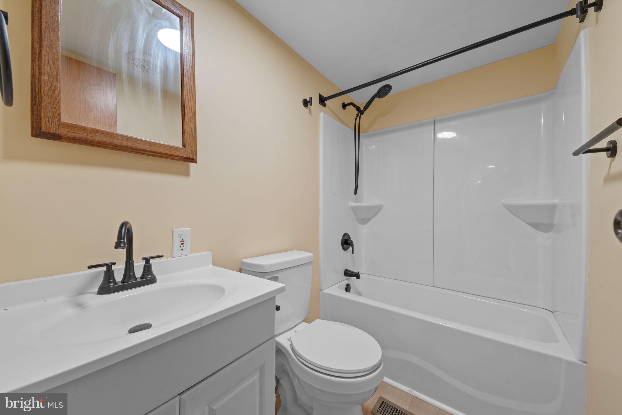 LINCOLN ESTATES - Residential