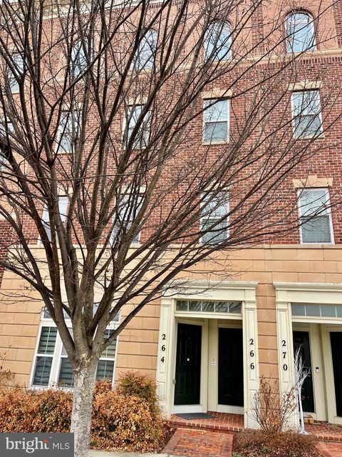 Photo of 264 Urban Avenue #264, GAITHERSBURG, MD 20878 (MLS # MDMC2220172)