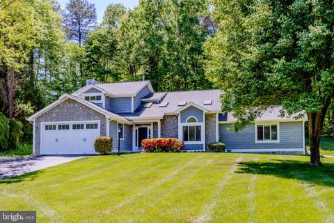 Photo of 15410 Wicker Court, WOODBRIDGE, VA 22193 (MLS # VAPW2119400)