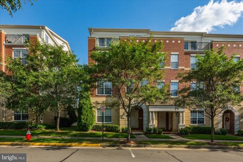 43613 MCDOWELL SQUARE LEESBURG VA 20176