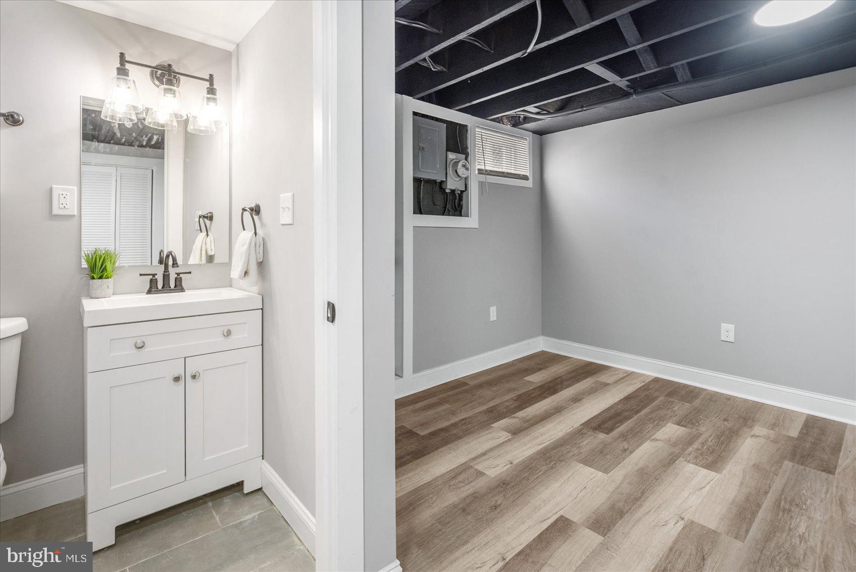 STONEWOOD-PENTWOOD-WINSTON - Residential