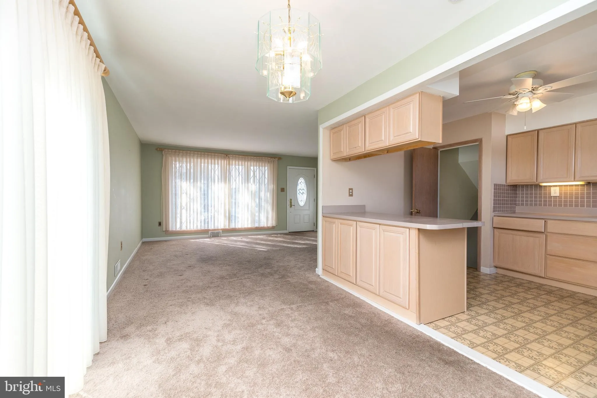 Warminster, Pennsylvania 18974, United States, 3 Bedrooms Bedrooms, ,2 BathroomsBathrooms,Residential,Pending,16728