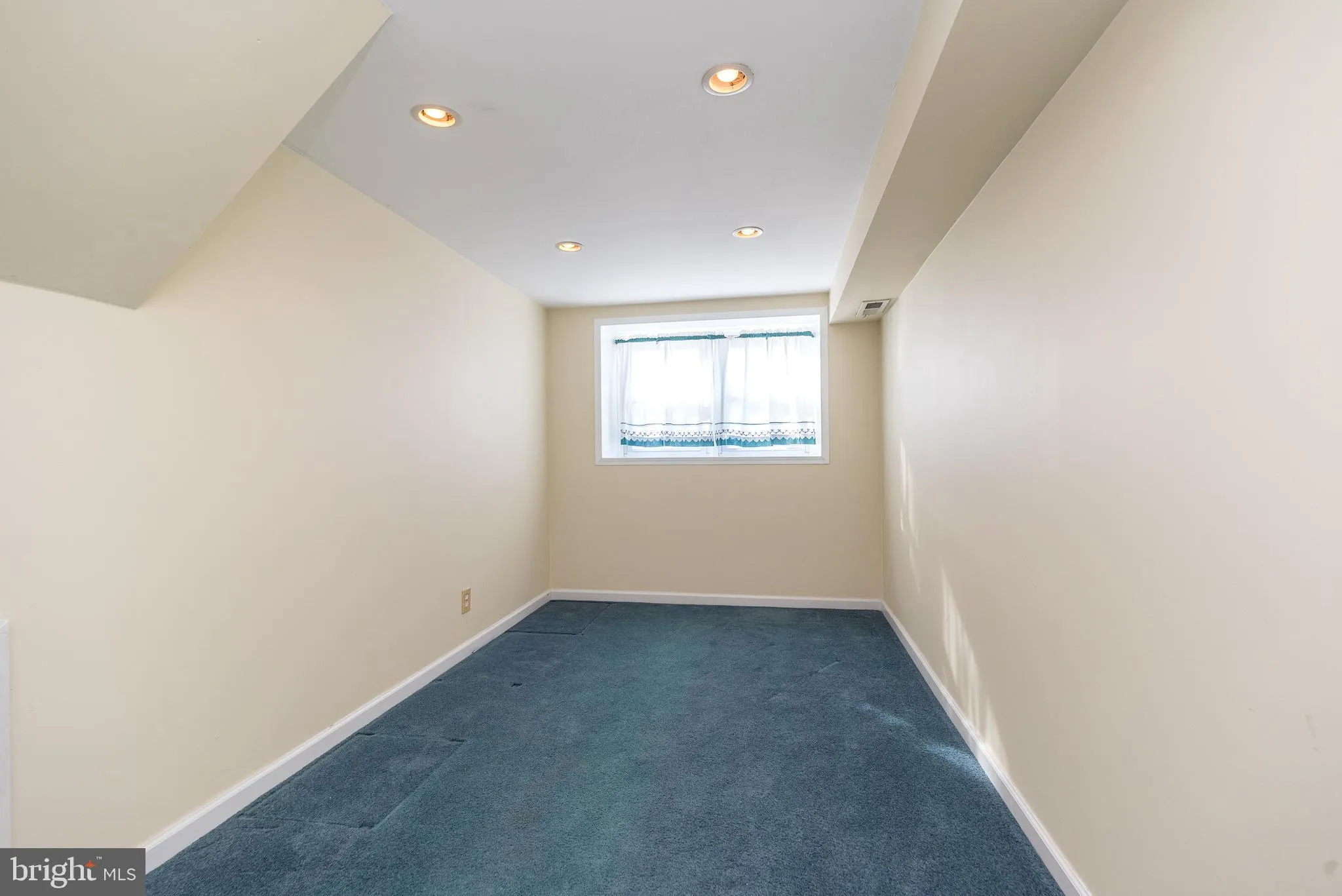 Warminster, Pennsylvania 18974, United States, 3 Bedrooms Bedrooms, ,2 BathroomsBathrooms,Residential,Pending,16728