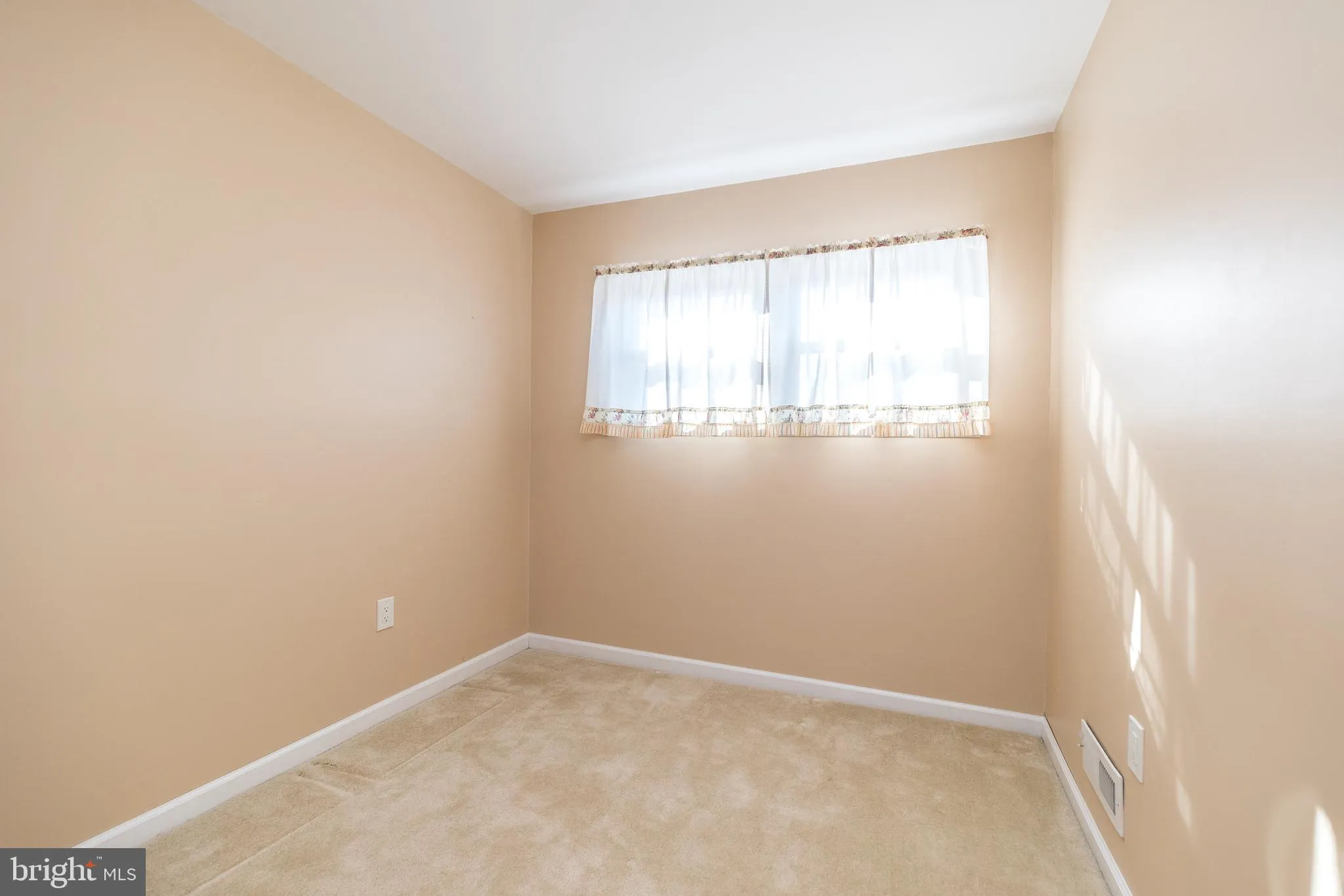 Warminster, Pennsylvania 18974, United States, 3 Bedrooms Bedrooms, ,2 BathroomsBathrooms,Residential,Pending,16728