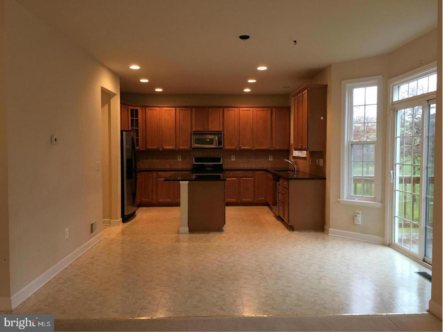 DAVIS ESTATES - Residential Lease