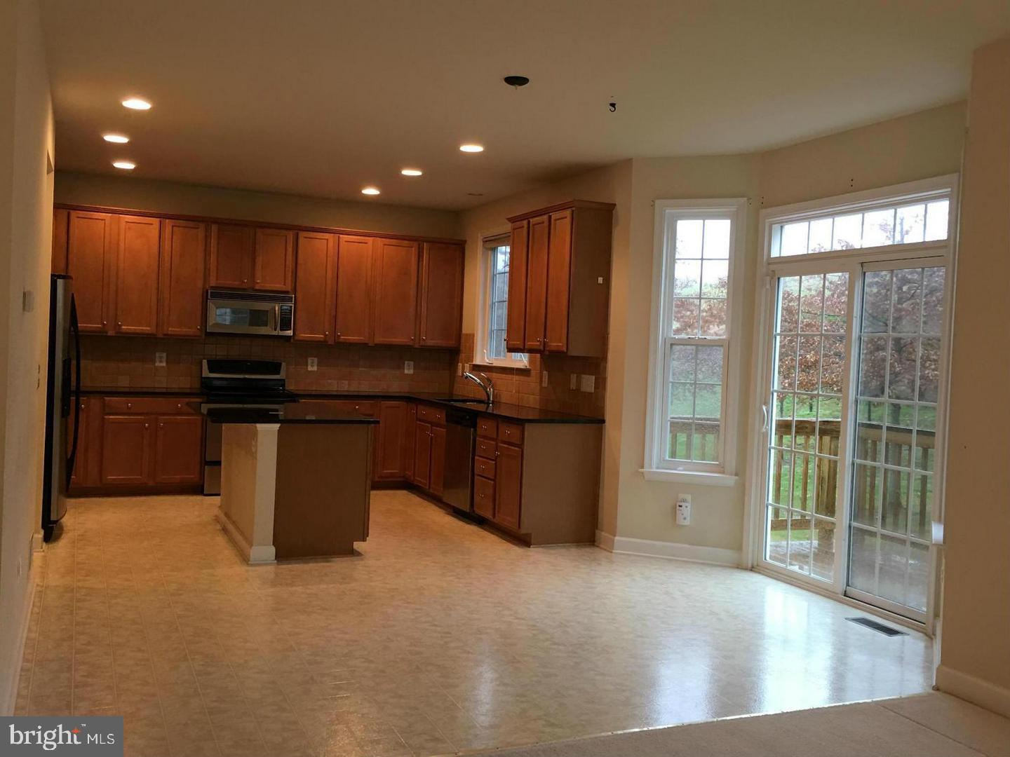 DAVIS ESTATES - Residential Lease