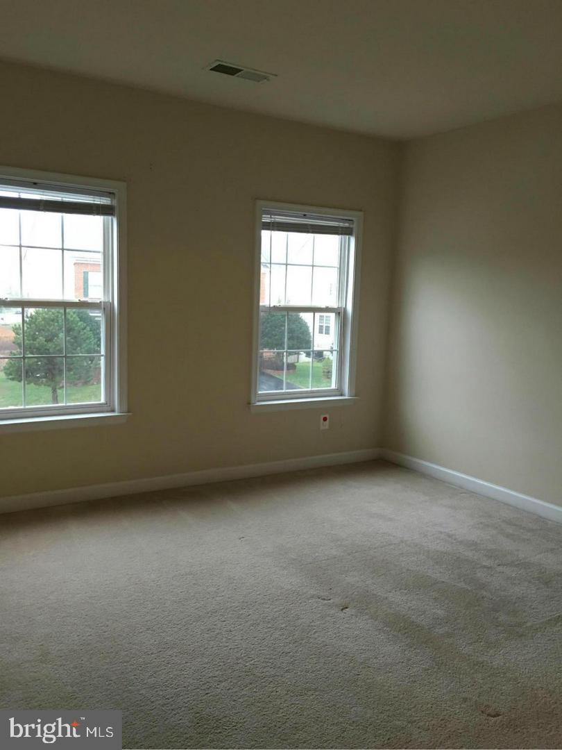 DAVIS ESTATES - Residential Lease