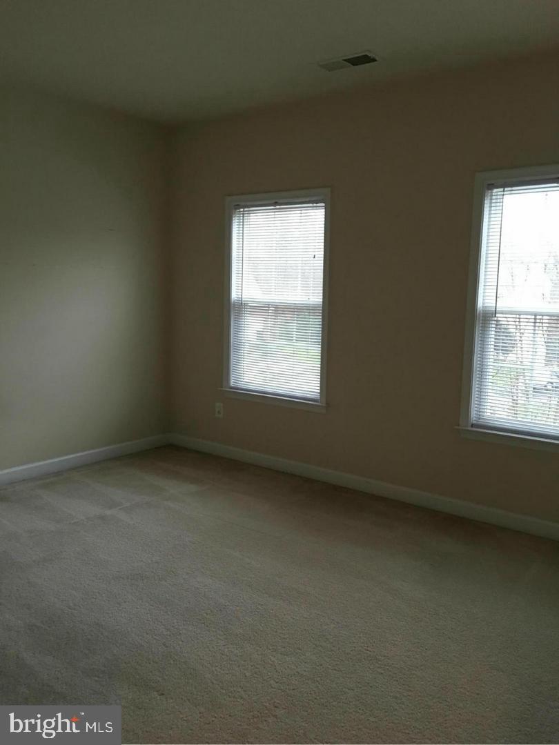 DAVIS ESTATES - Residential Lease