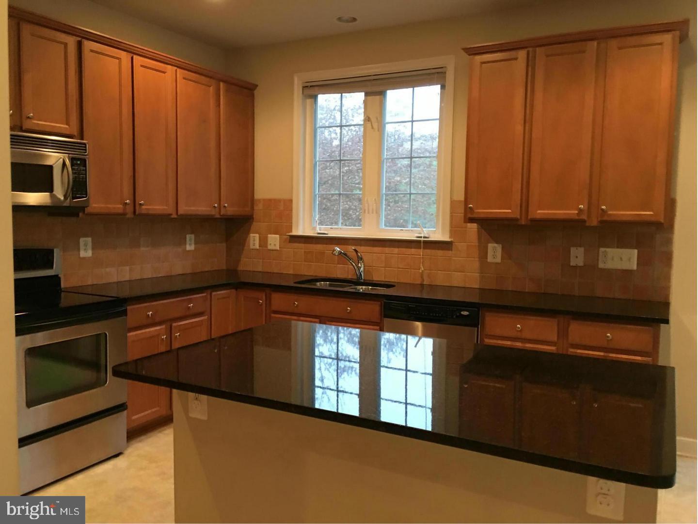 DAVIS ESTATES - Residential Lease