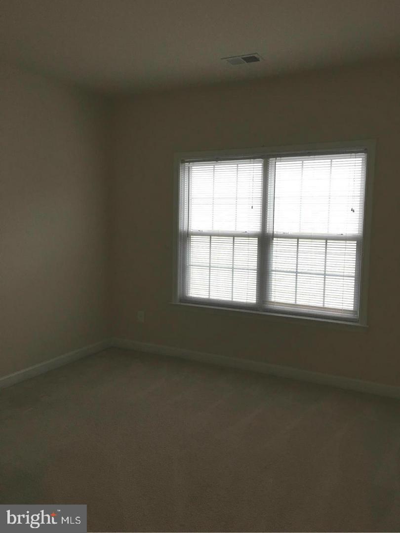 DAVIS ESTATES - Residential Lease