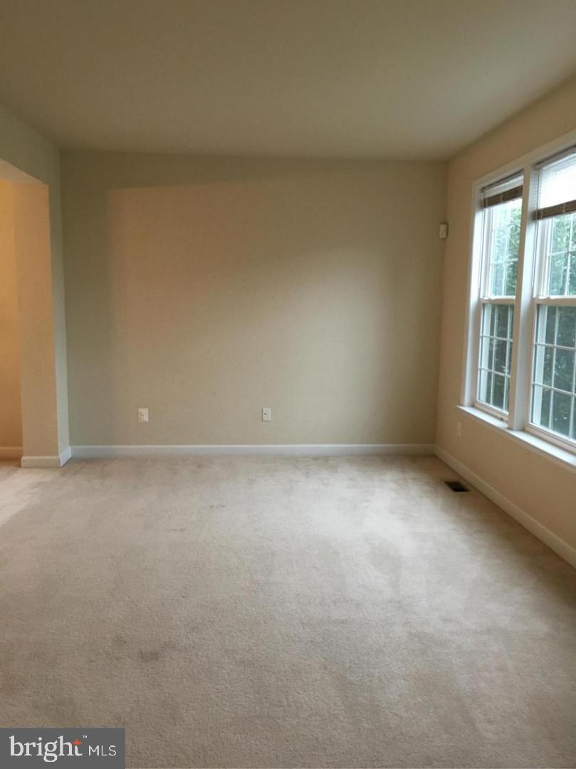 DAVIS ESTATES - Residential Lease