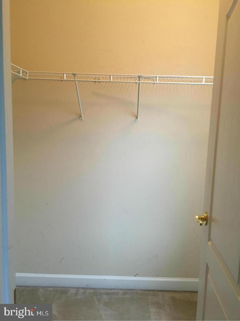 DAVIS ESTATES - Residential Lease