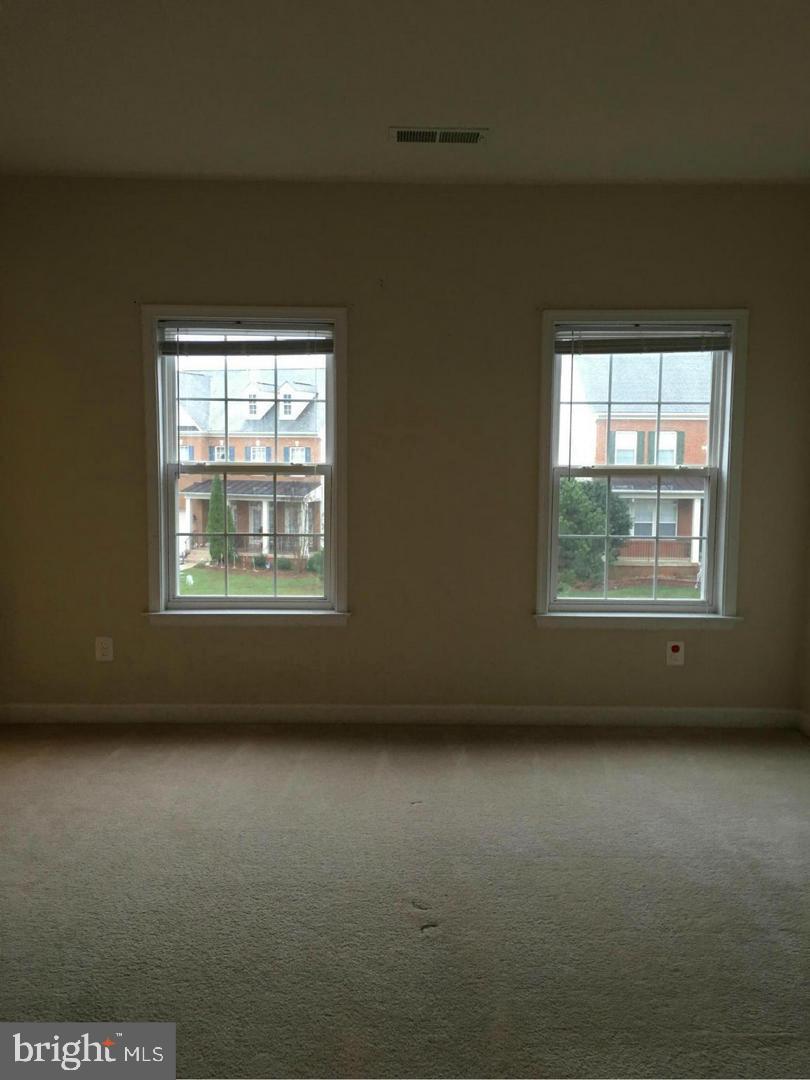 DAVIS ESTATES - Residential Lease