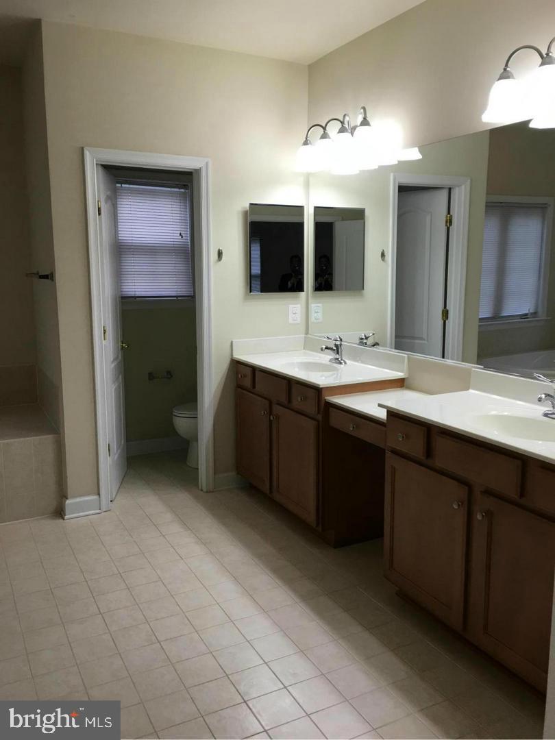 DAVIS ESTATES - Residential Lease