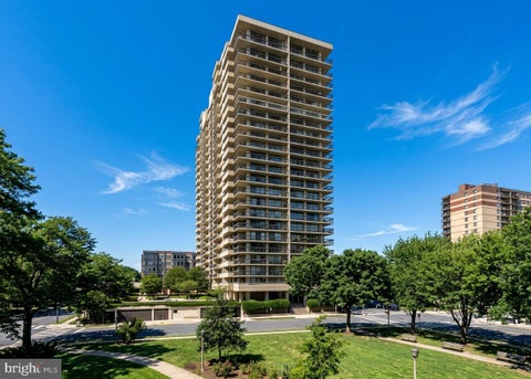 Photo of 400 Madison Street #1605, ALEXANDRIA, VA 22314 (MLS # VAAX2066658)