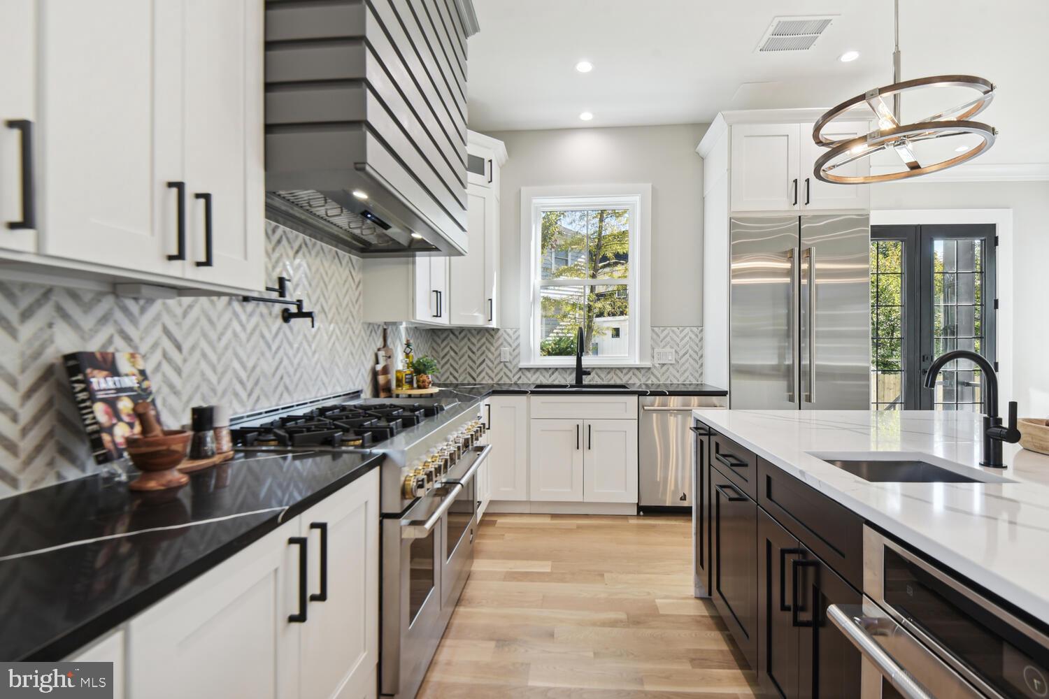 ARLINGTON FOREST - Residential