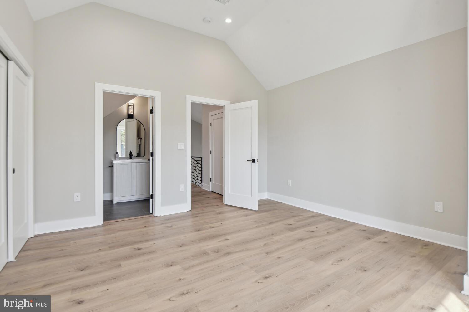 ARLINGTON FOREST - Residential