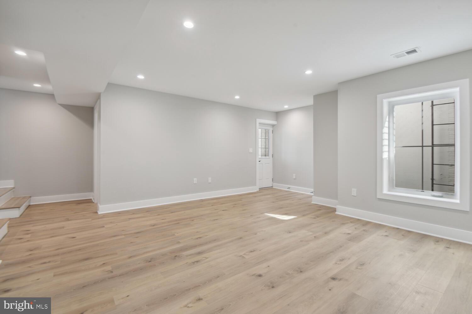 ARLINGTON FOREST - Residential