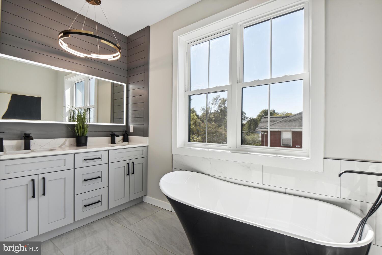 ARLINGTON FOREST - Residential