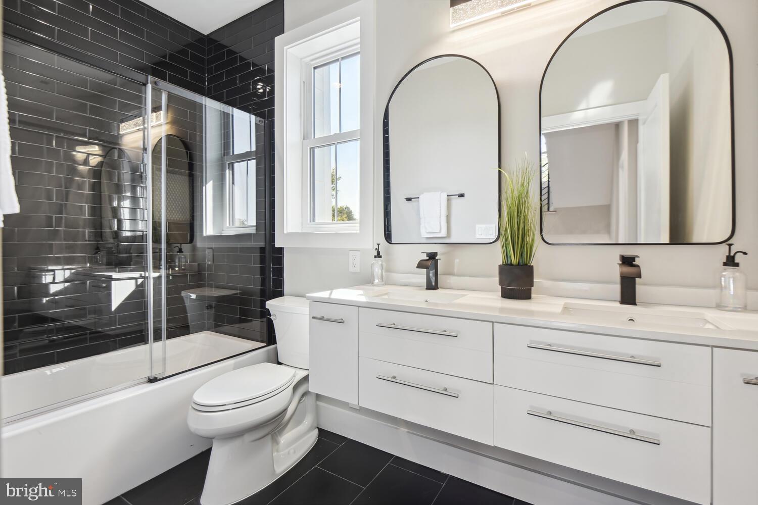 ARLINGTON FOREST - Residential