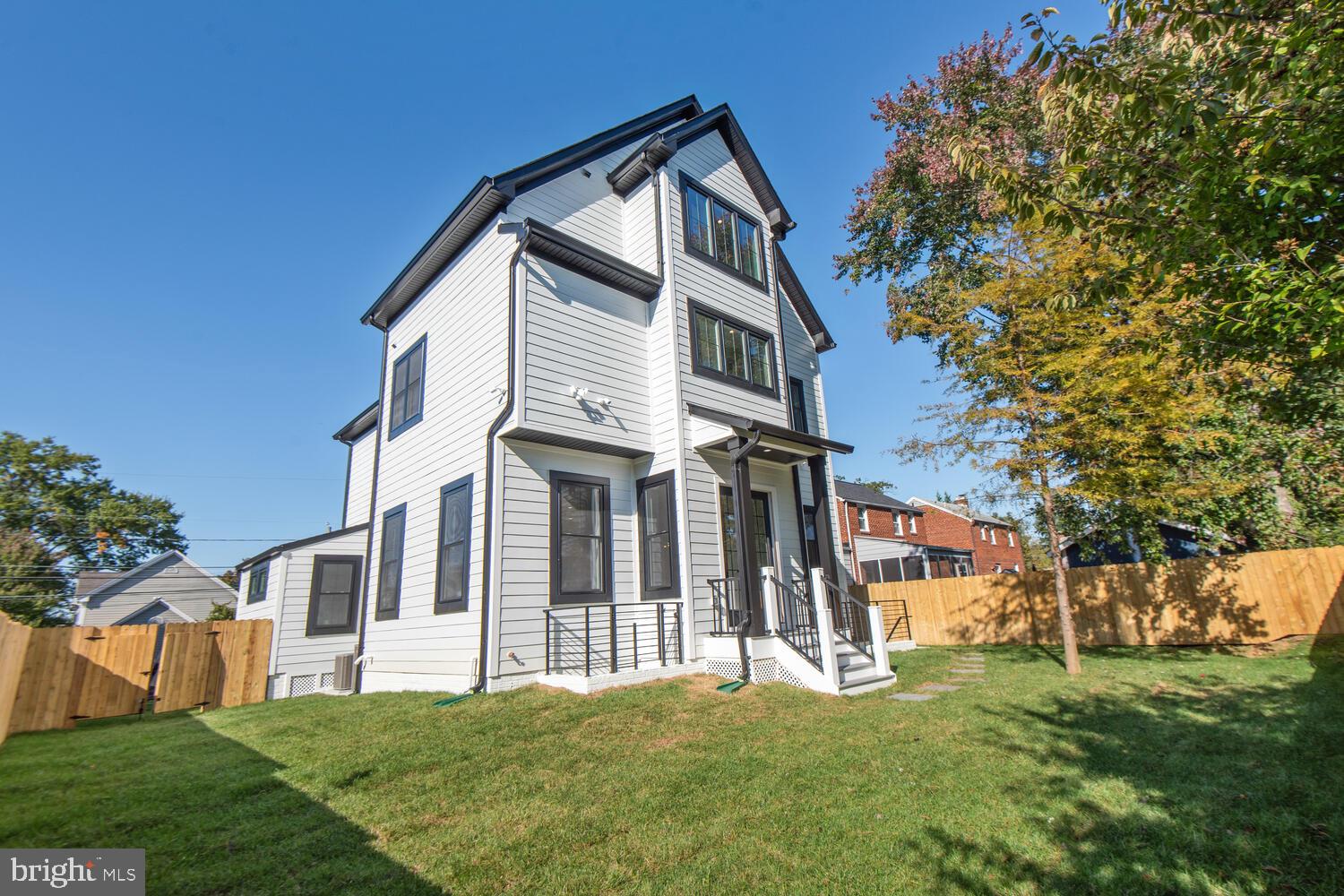 ARLINGTON FOREST - Residential