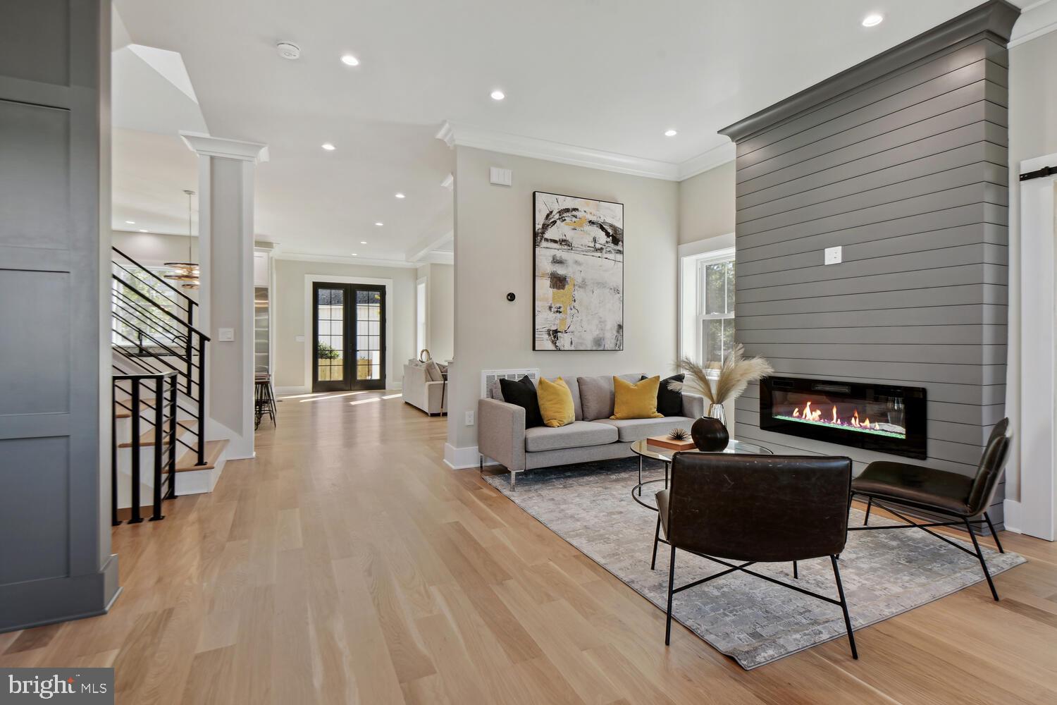 ARLINGTON FOREST - Residential