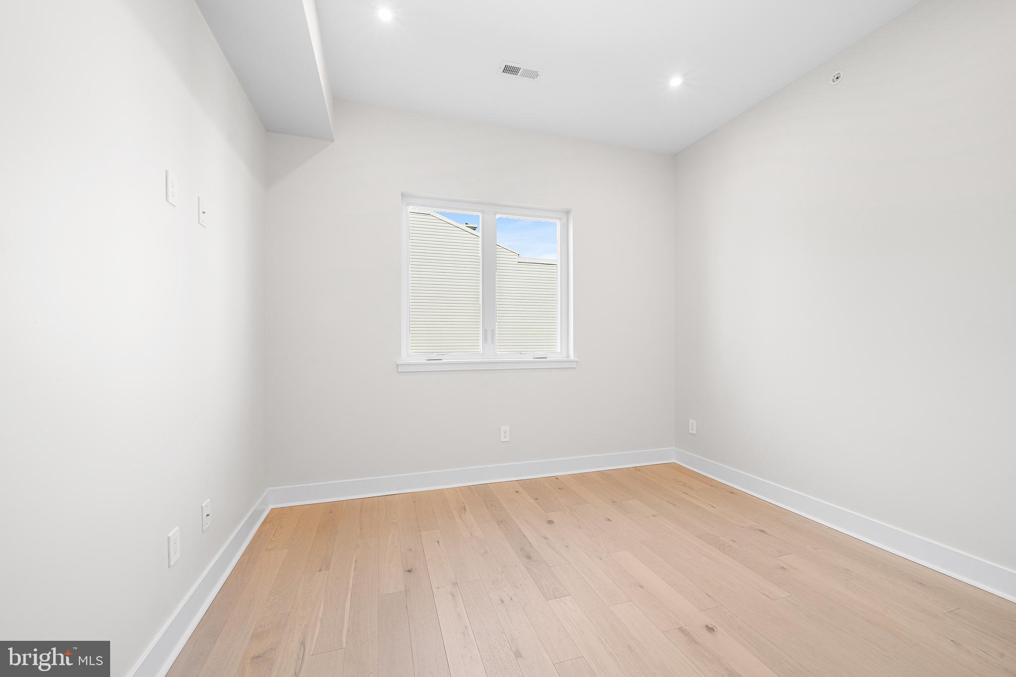 OLDE KENSINGTON - Residential Lease