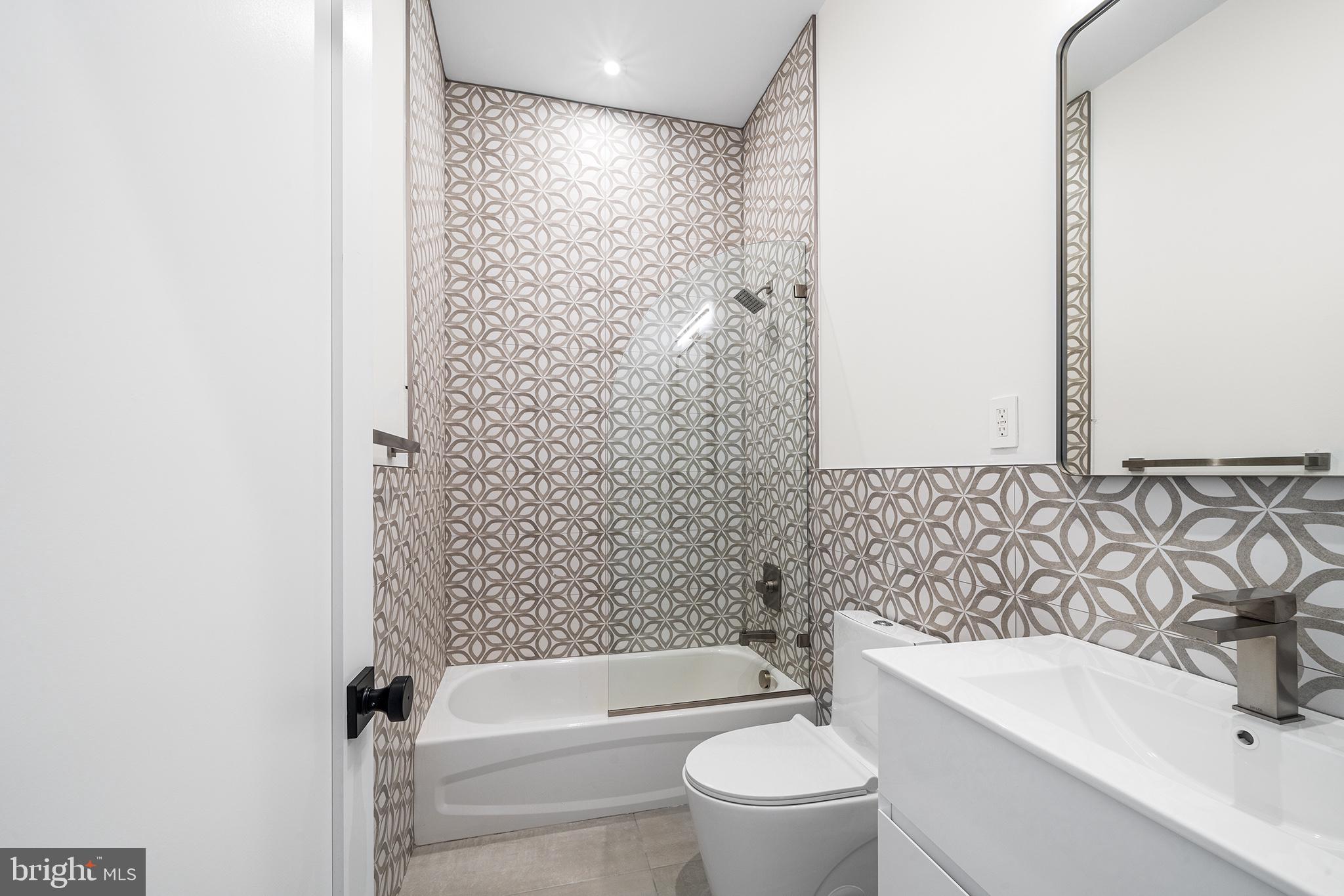 OLDE KENSINGTON - Residential Lease