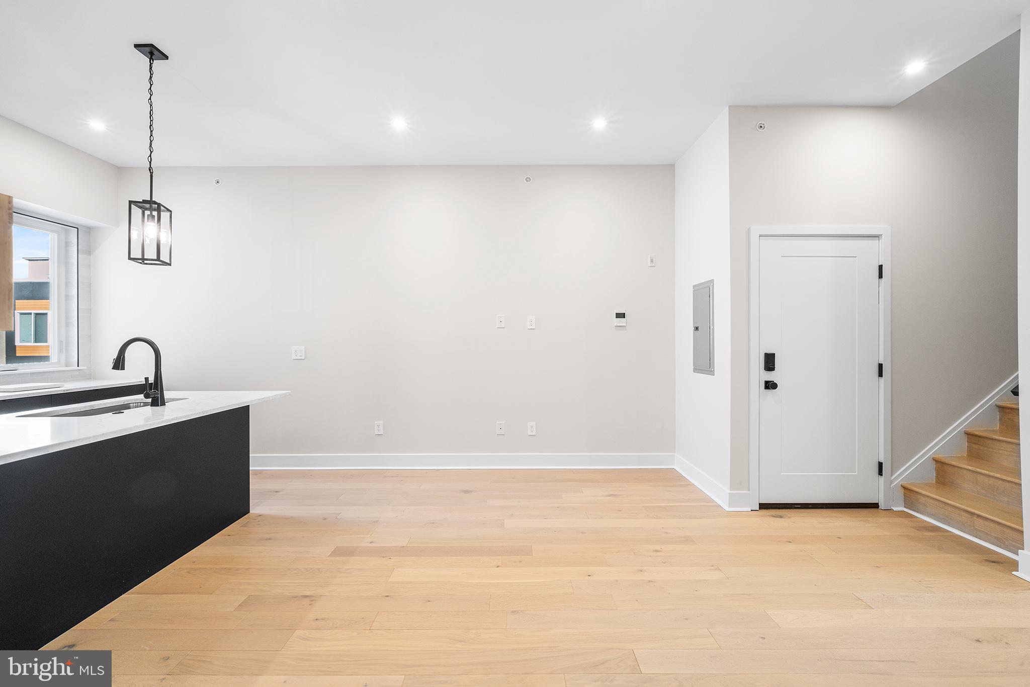 OLDE KENSINGTON - Residential Lease