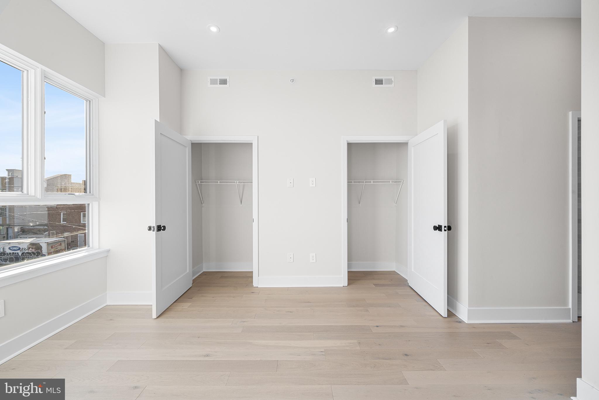 OLDE KENSINGTON - Residential Lease