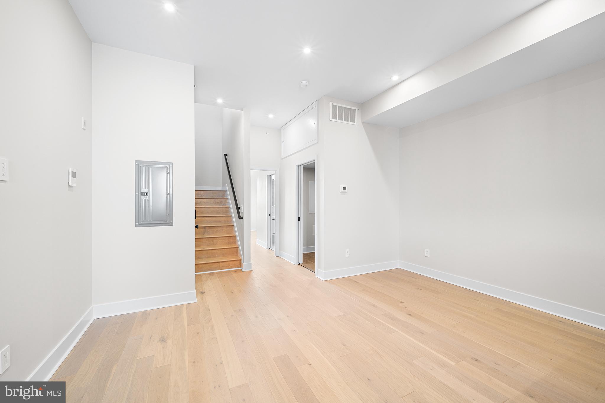 OLDE KENSINGTON - Residential Lease