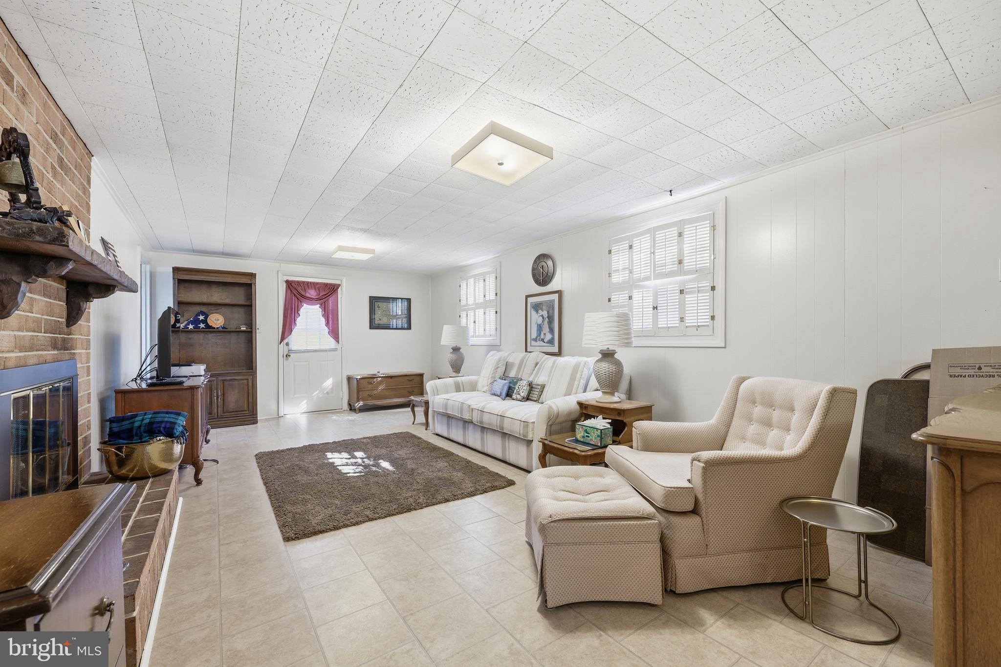 CALVERTON - Residential