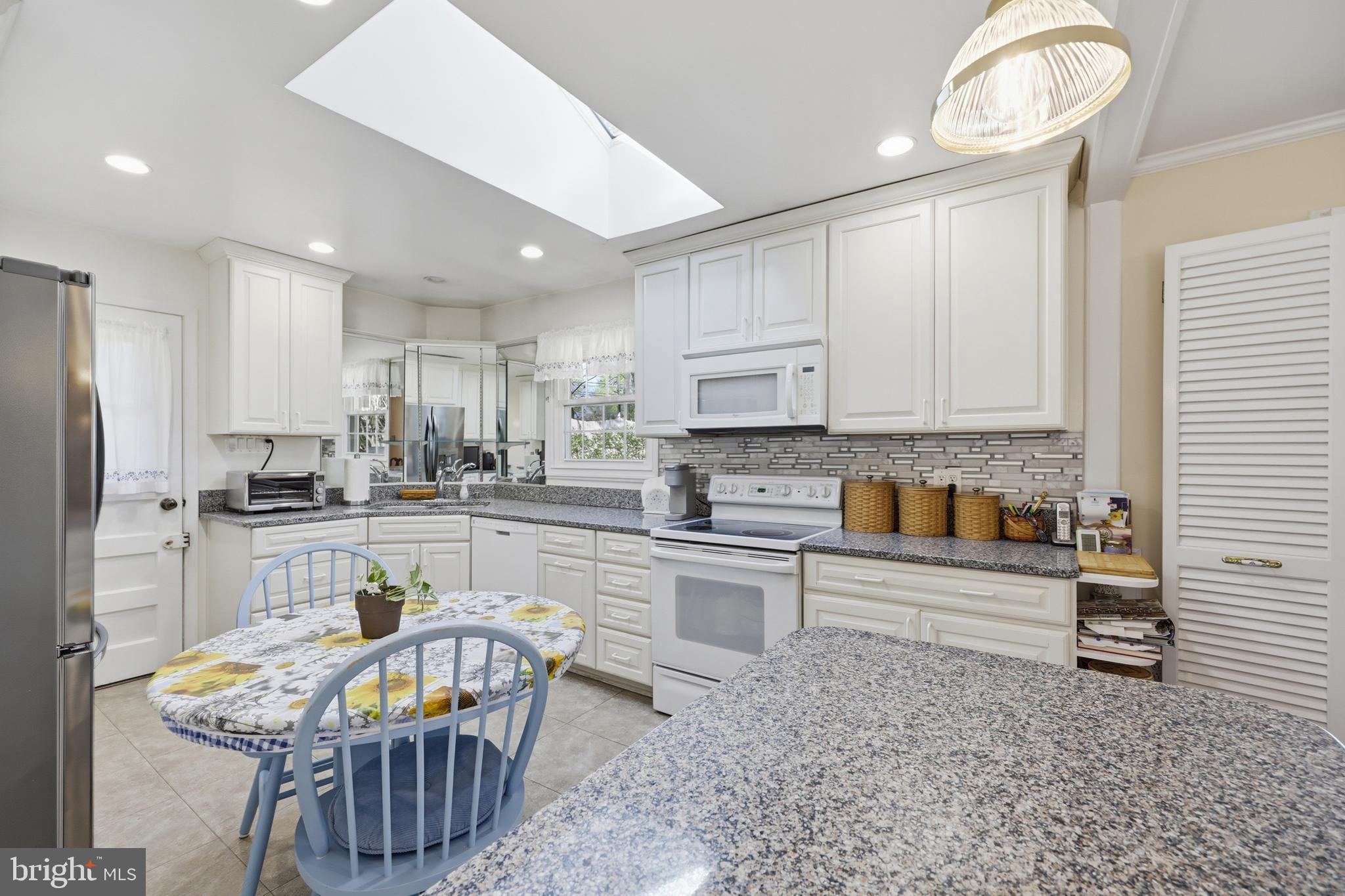 CALVERTON - Residential