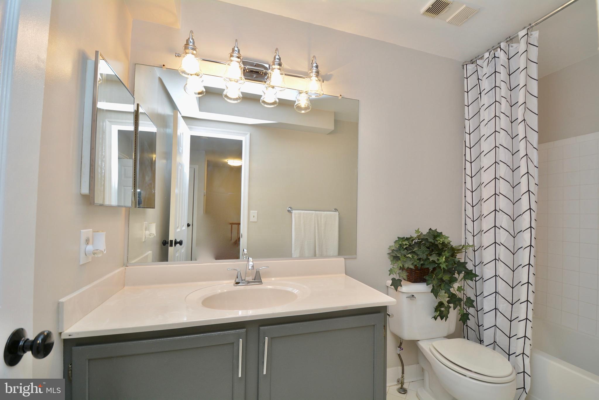 SOMERSET AT WESTRIDGE CO - Residential Lease