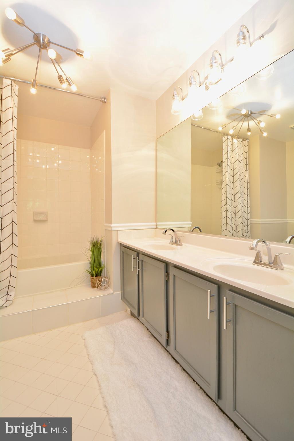 SOMERSET AT WESTRIDGE CO - Residential Lease