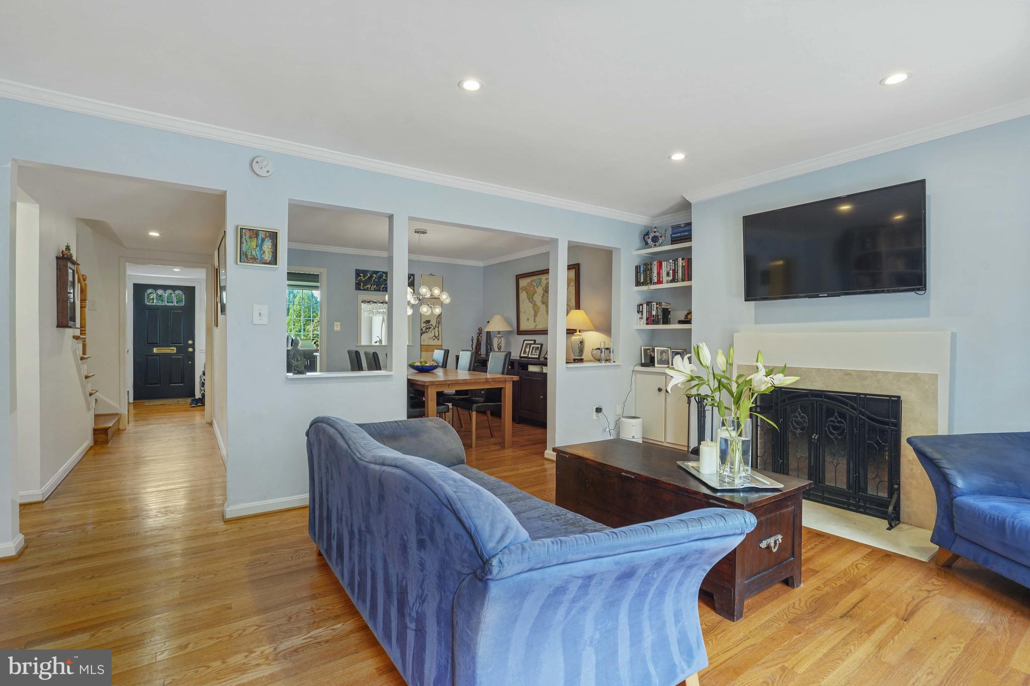 KINGS MANOR TOWNE HOUSES - Residential