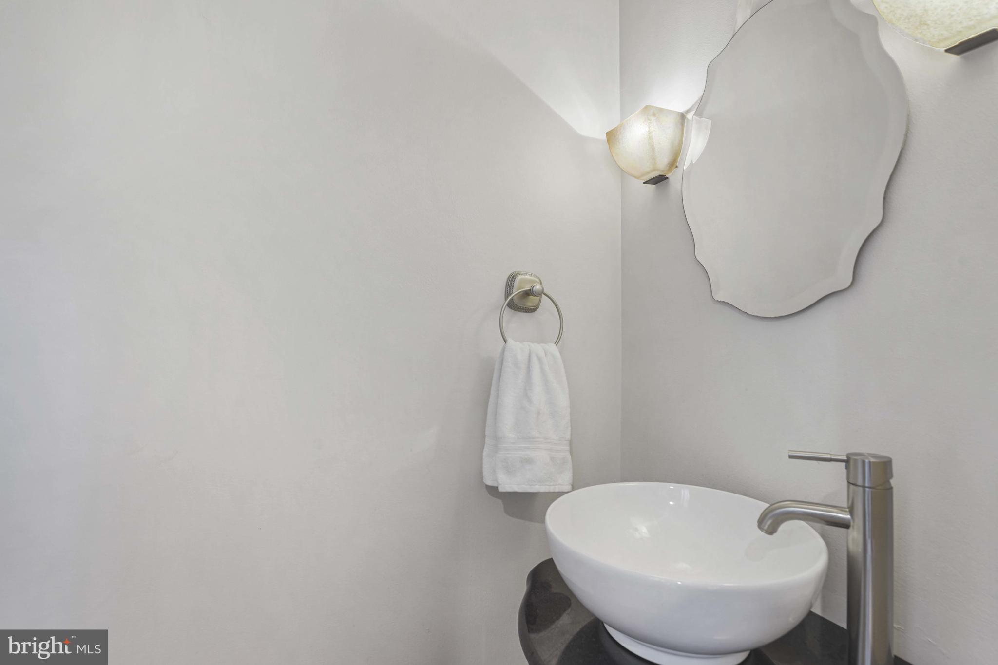 KINGS MANOR TOWNE HOUSES - Residential