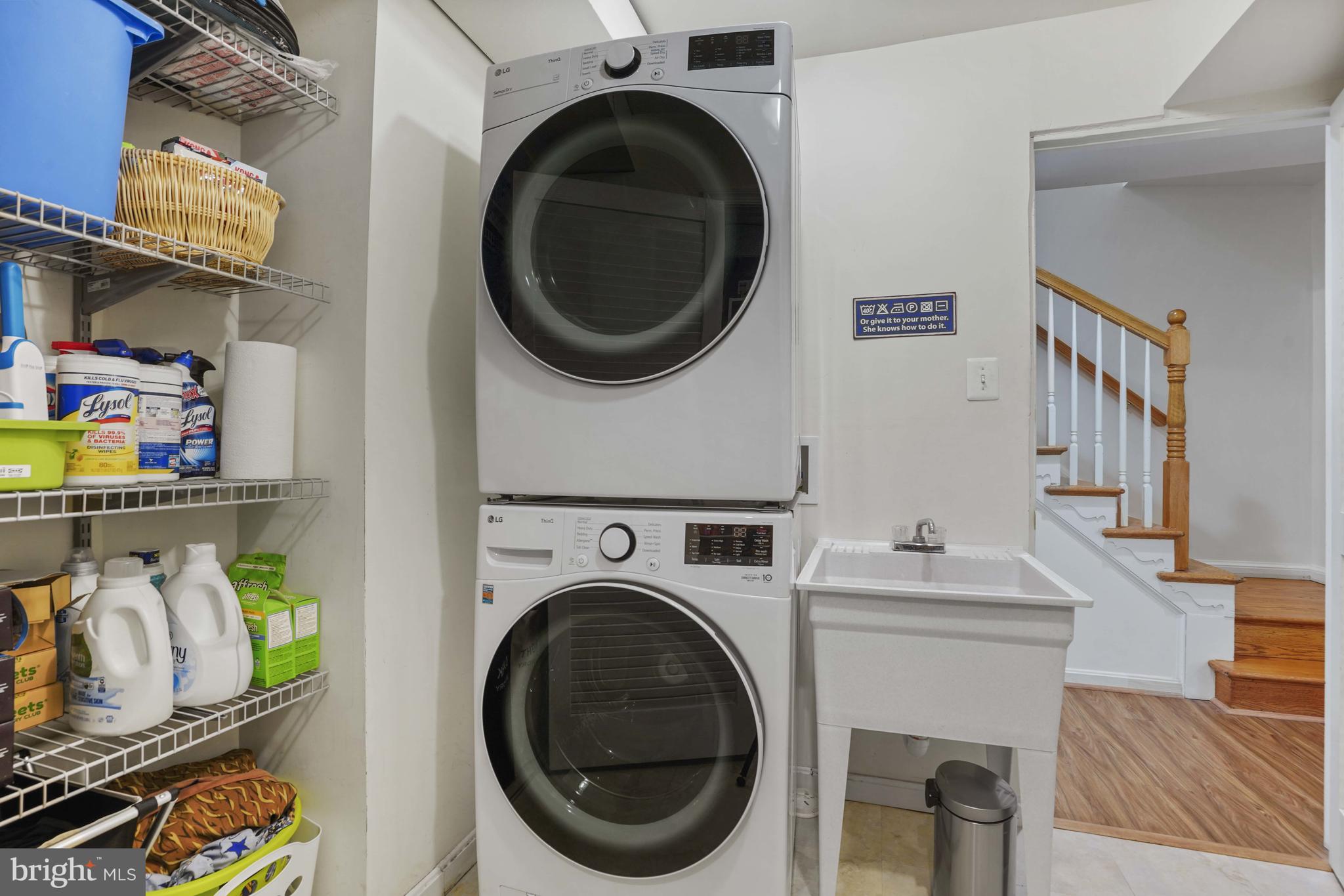 KINGS MANOR TOWNE HOUSES - Residential