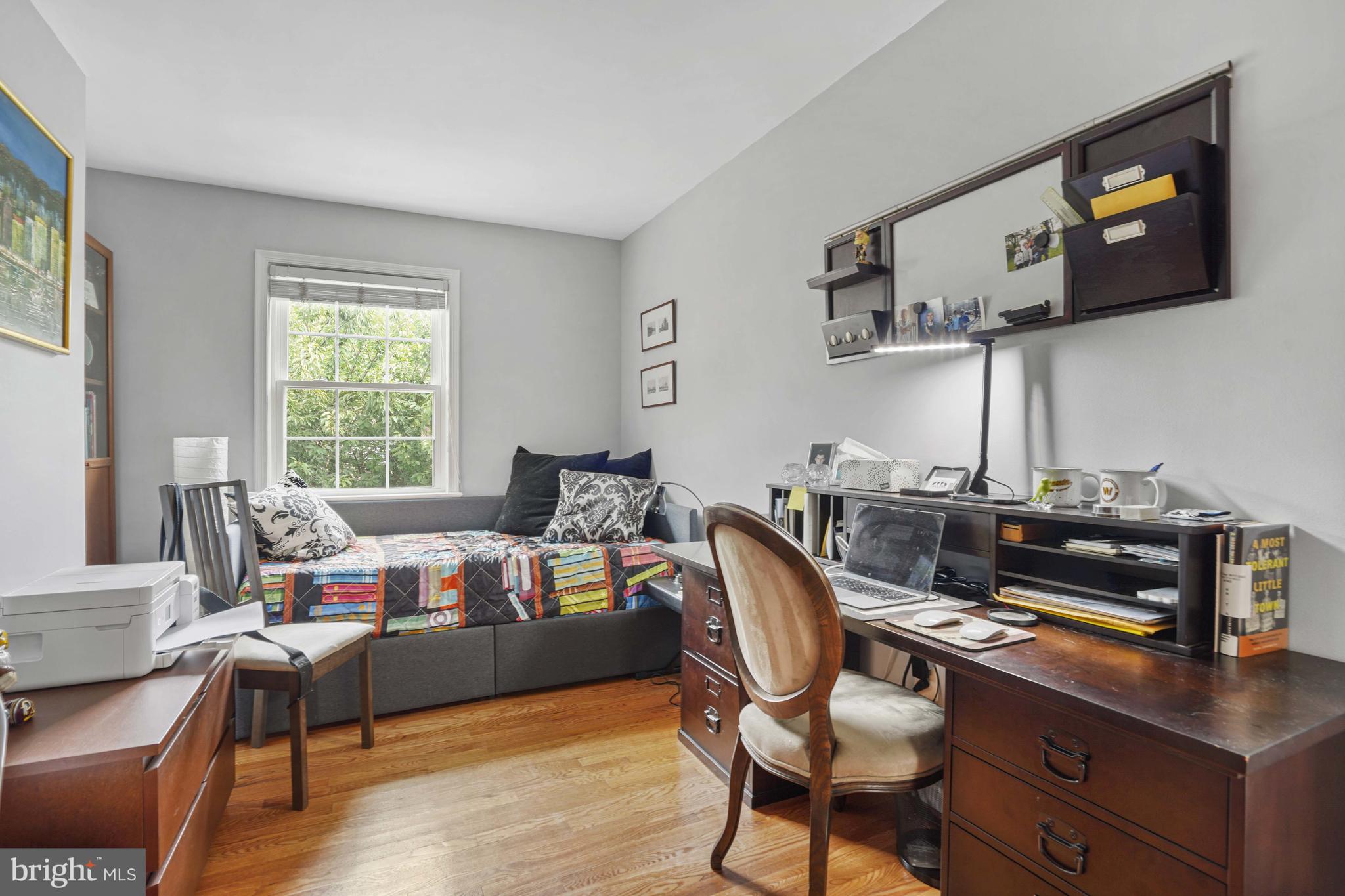 KINGS MANOR TOWNE HOUSES - Residential