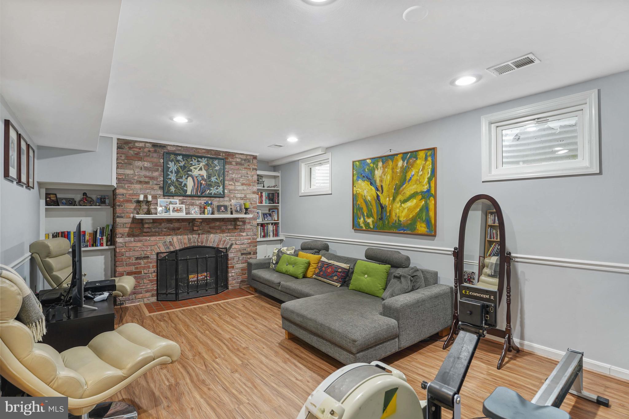 KINGS MANOR TOWNE HOUSES - Residential