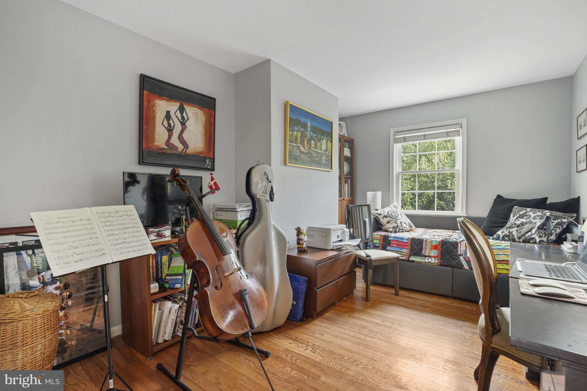 KINGS MANOR TOWNE HOUSES - Residential