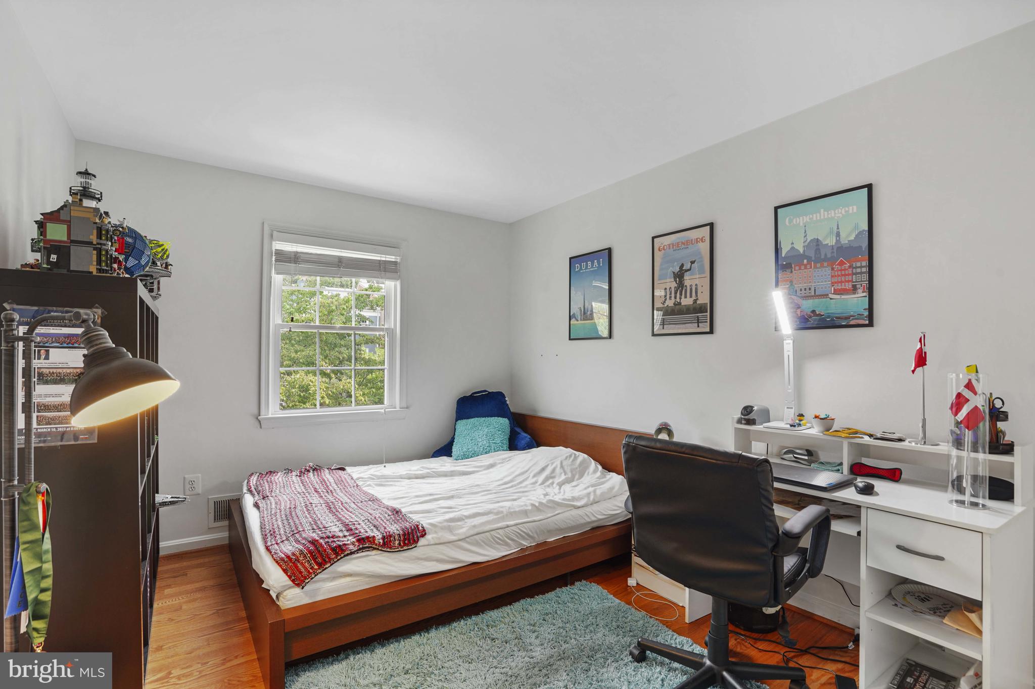 KINGS MANOR TOWNE HOUSES - Residential