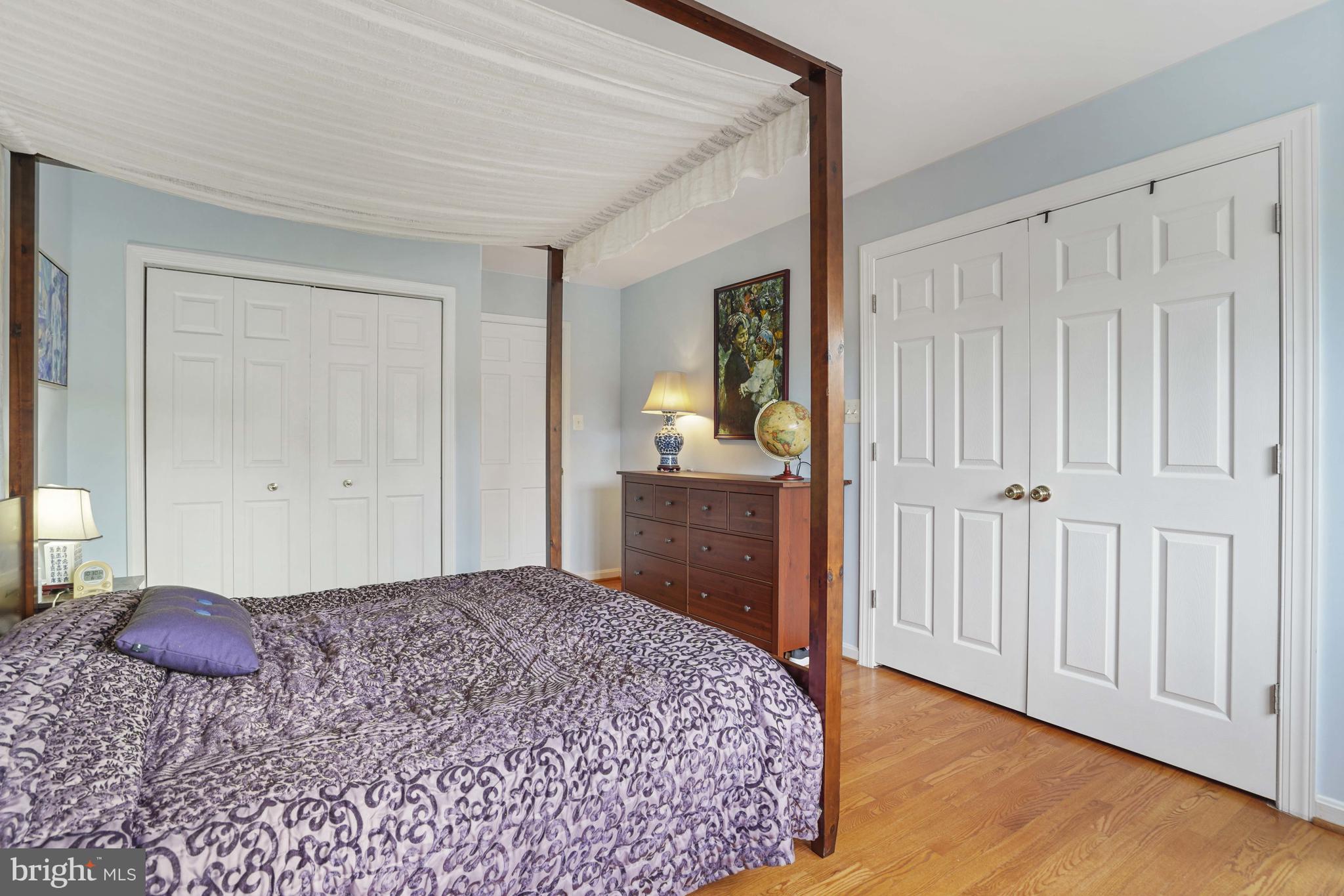 KINGS MANOR TOWNE HOUSES - Residential